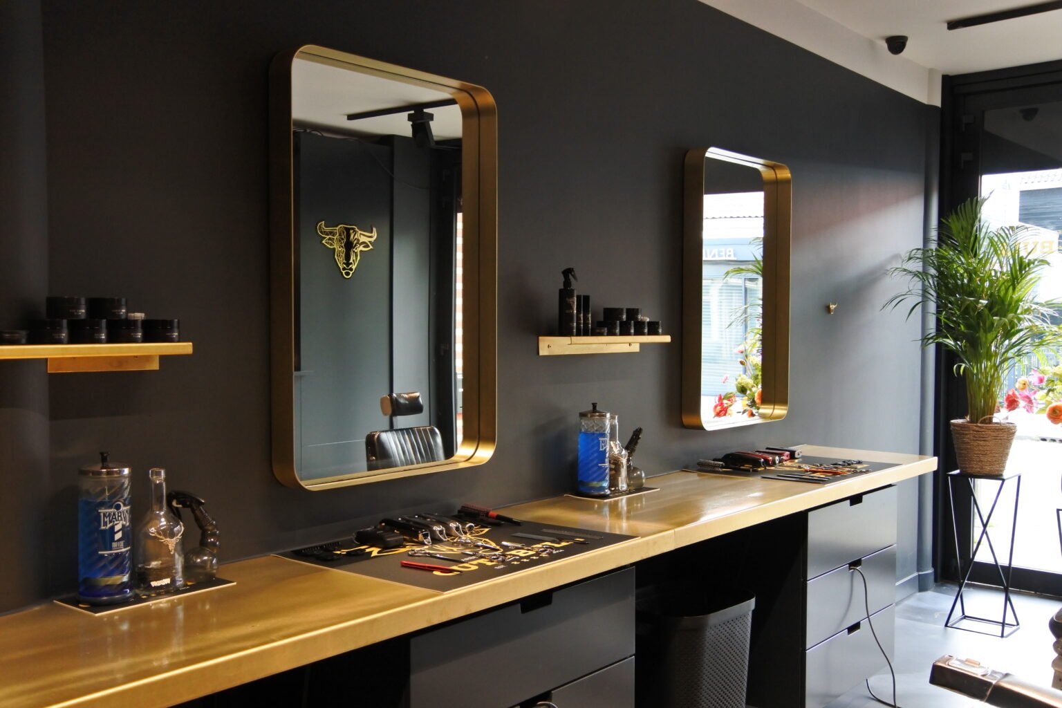 Barberstoelen in de zaak